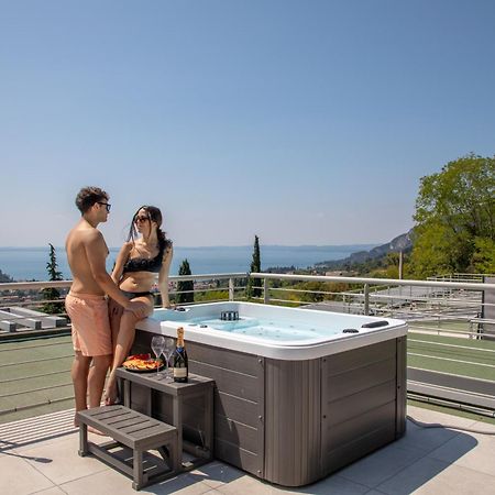 Sunset Lodge - Enjoy Holiday Garda  Eksteriør billede