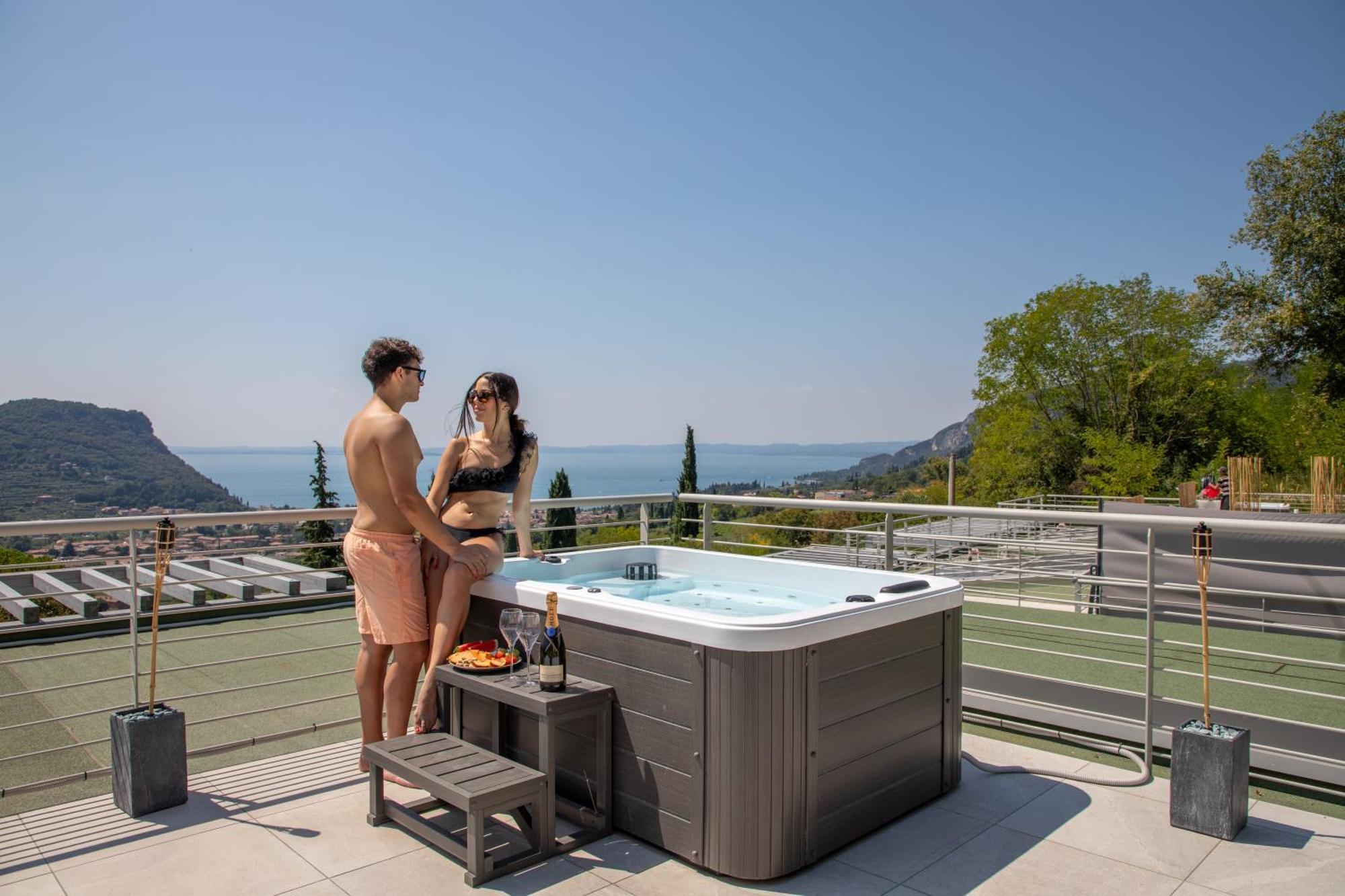 Sunset Lodge - Enjoy Holiday Garda  Eksteriør billede