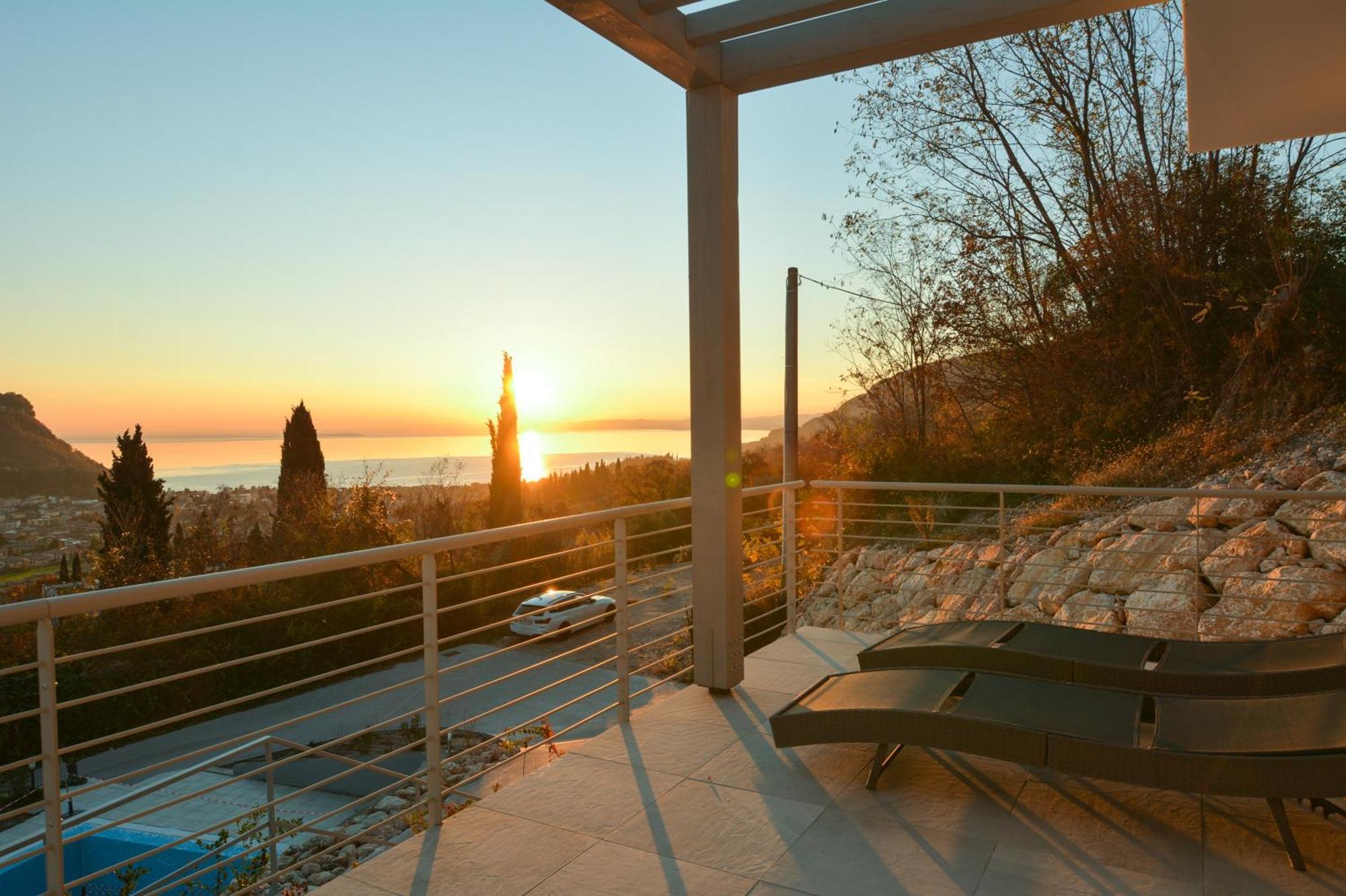 Sunset Lodge - Enjoy Holiday Garda  Eksteriør billede