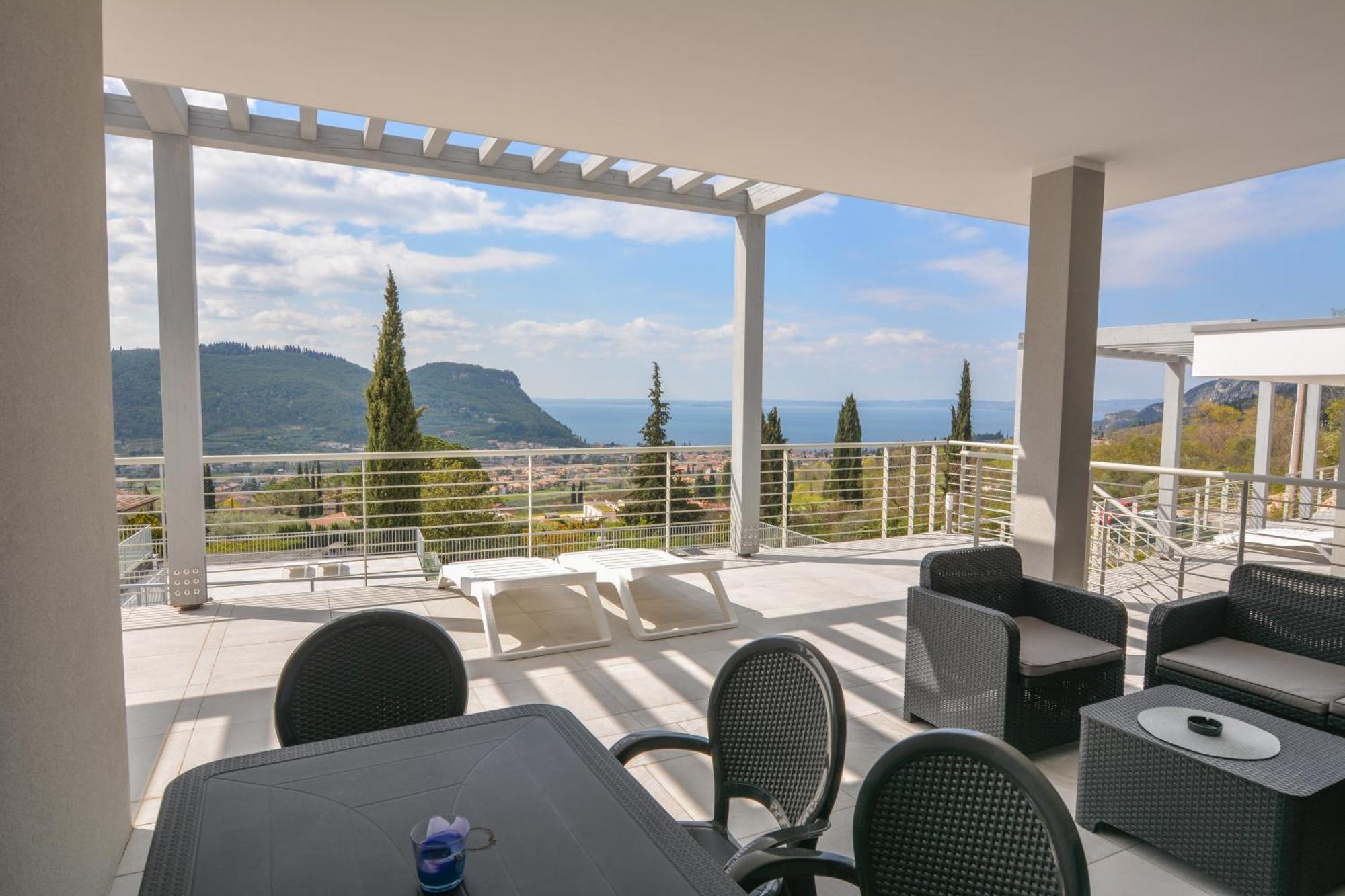 Sunset Lodge - Enjoy Holiday Garda  Eksteriør billede